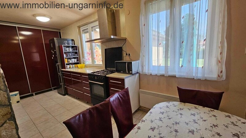 Exklusives Familienhaus mit Apartment in der Nähe des Plattensees