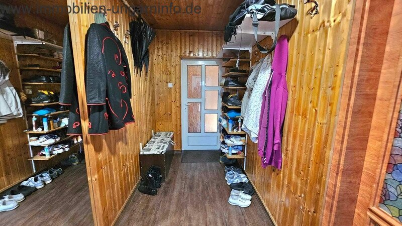 Exklusives Familienhaus mit Apartment in der Nähe des Plattensees