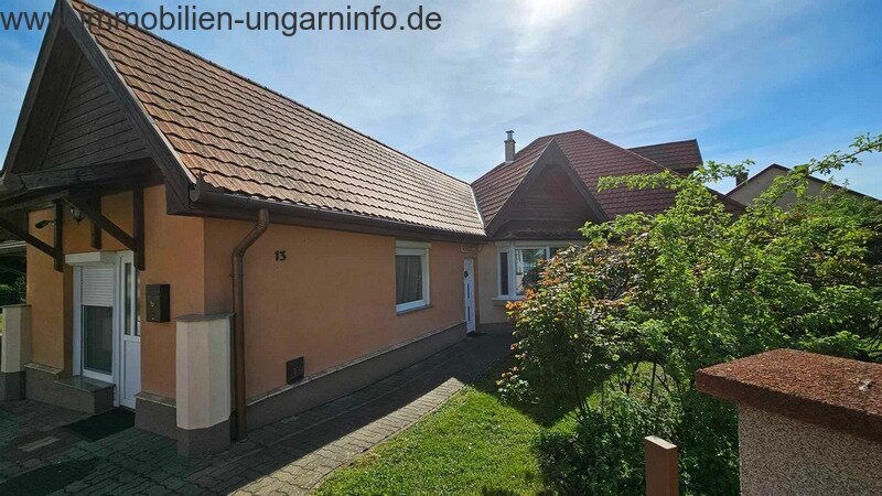 Exklusives Familienhaus mit Apartment in der Nähe des Plattensees