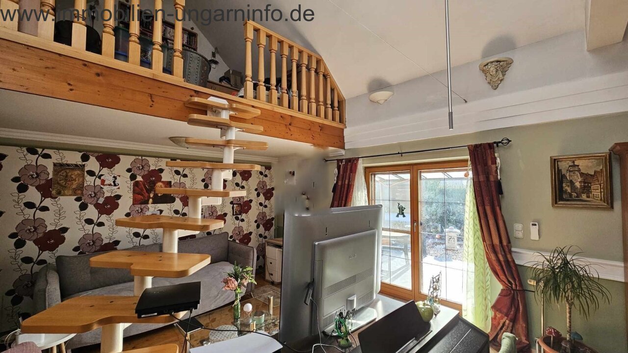 Zwei Häuser auf einem Grundstück