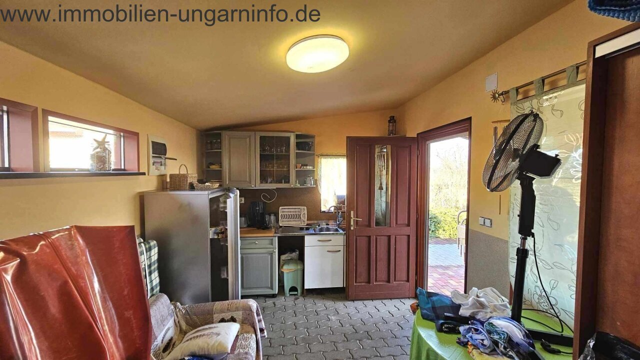 Zwei Häuser auf einem Grundstück