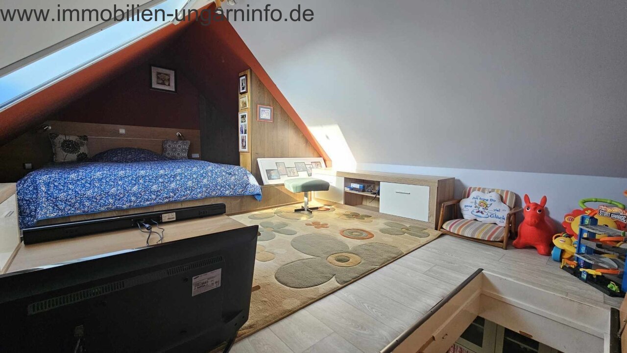 Zwei Häuser auf einem Grundstück