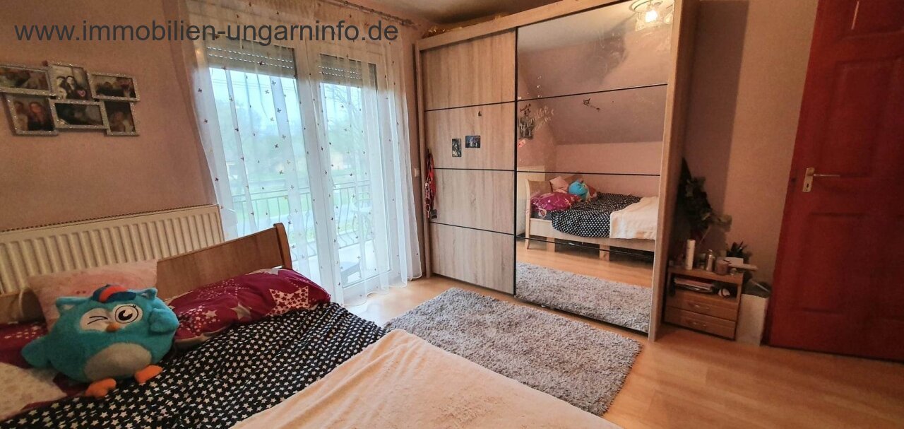 Two-generation family house near Lake Balaton