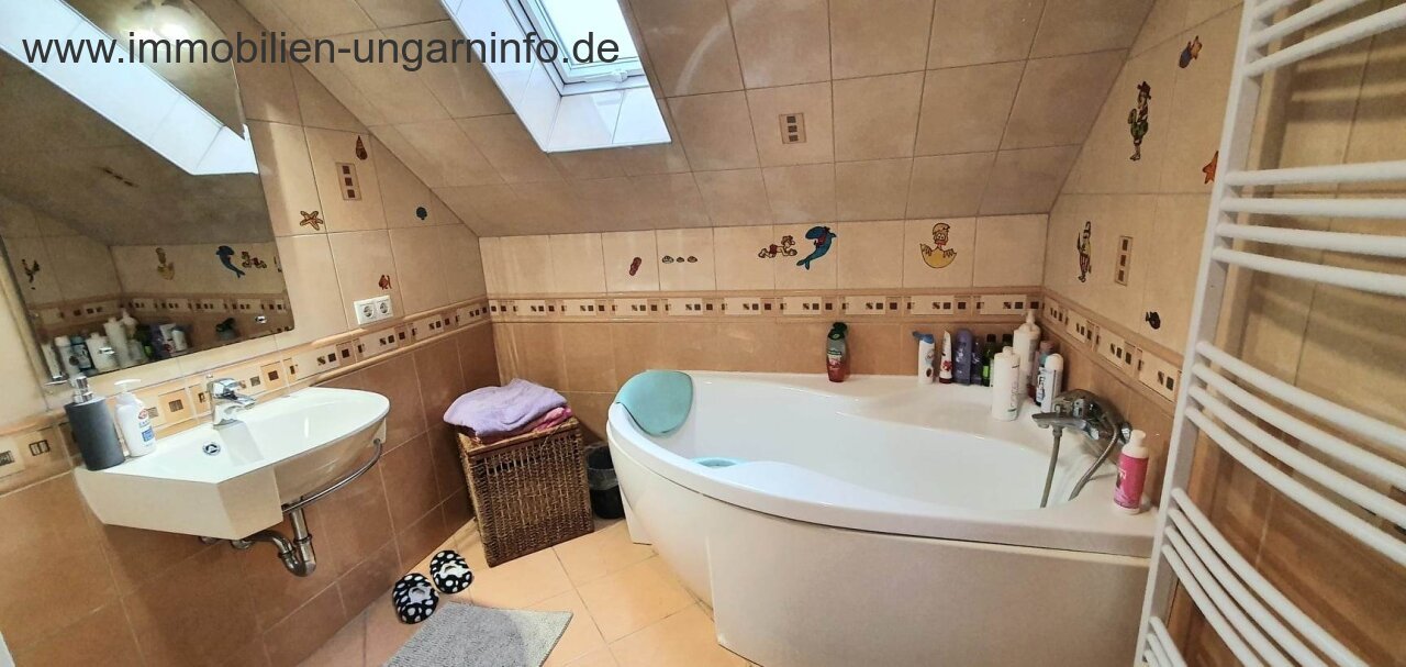 Two-generation family house near Lake Balaton