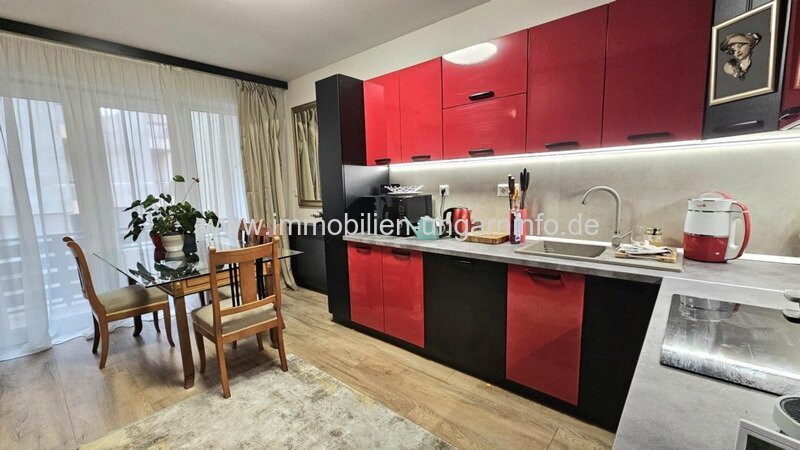 Modernes Einfamilienhaus mit 3 separaten Wohnungen im Herzen von Nagykanizsa zu verkaufen