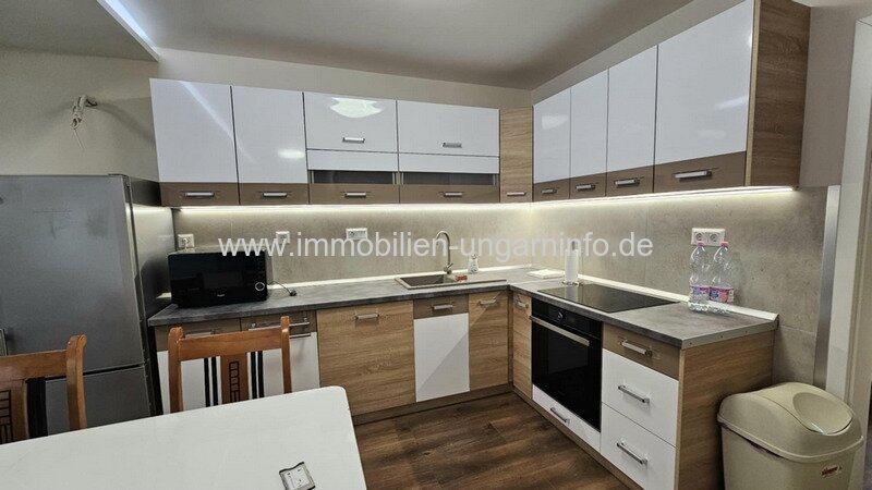 Modernes Einfamilienhaus mit 3 separaten Wohnungen im Herzen von Nagykanizsa zu verkaufen