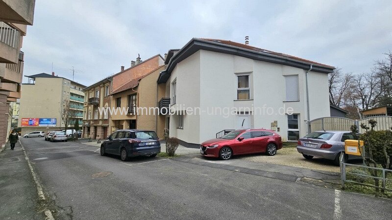 Modernes Einfamilienhaus mit 3 separaten Wohnungen im Herzen von Nagykanizsa zu verkaufen