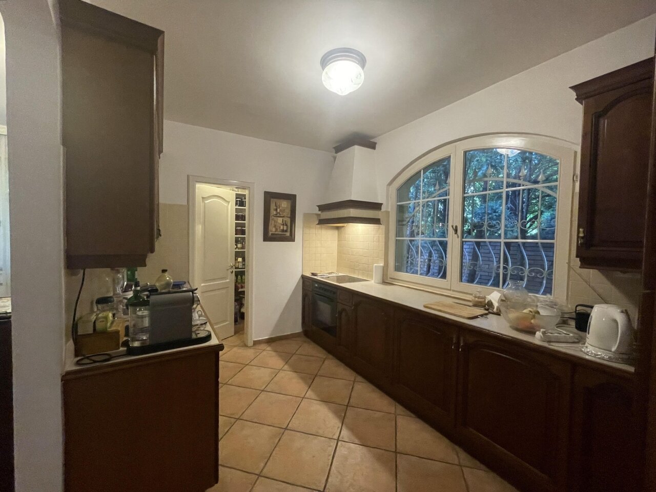 3-stöckiges Haus mit Pool im Donauknie zu verkaufen