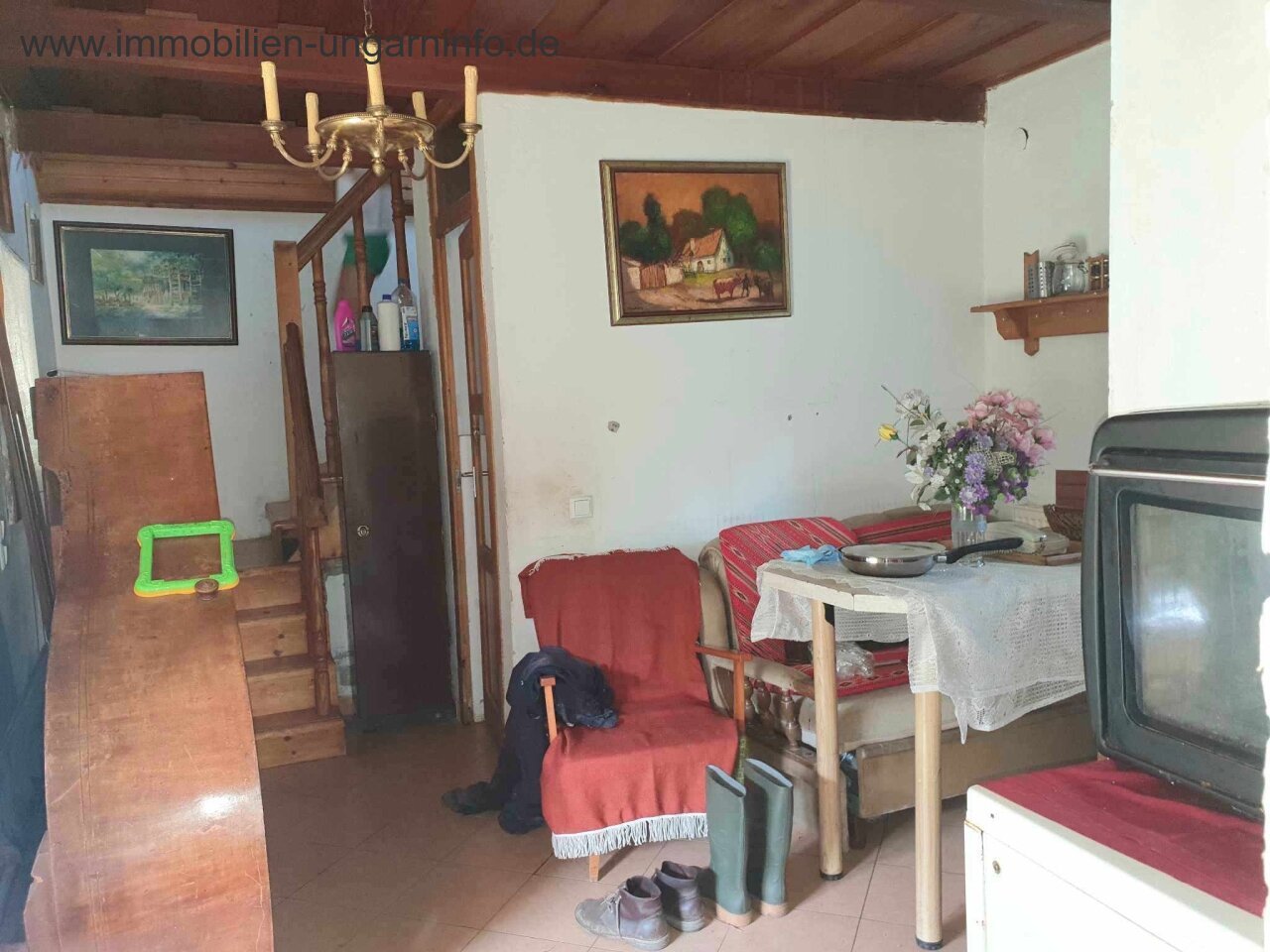 Zu verkaufen 3,2 Hektar großes Familienanwesen mit 3 Häusern, Pool, See, Wald