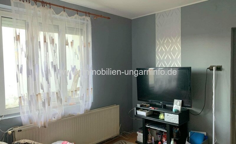 Einfamilienhaus zwischen dem Plattensee und der Kreisstadt