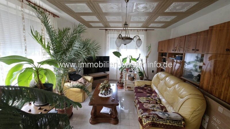 Mehrgenerationen-Einfamilienhaus mit Geschäftsraum in Marcali zu verkaufen