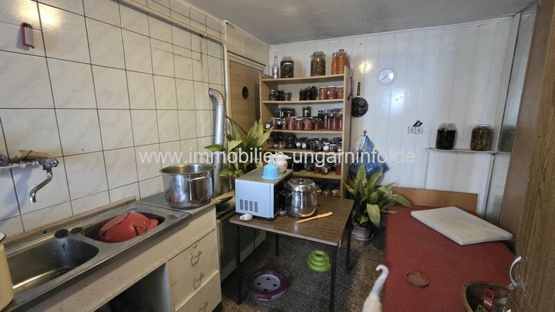 Mehrgenerationen-Einfamilienhaus mit Geschäftsraum in Marcali zu verkaufen