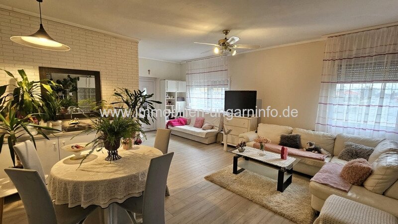 Einfamilienhaus in einer Kleinstadt am Plattensee