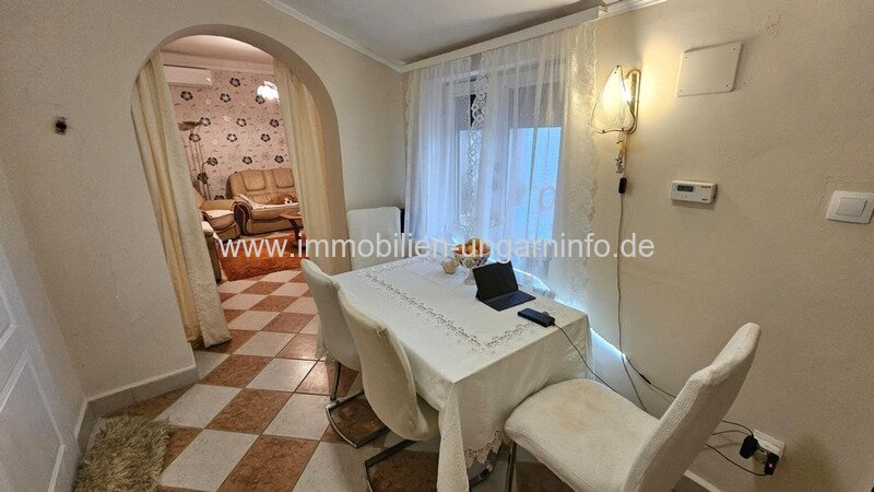 Einfamilienhaus in einer Kleinstadt am Plattensee