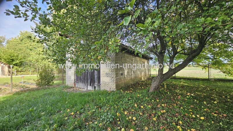 Einfamilienhaus mit großem Hof in ruhiger Lage, nahe der kroatischen-slovenien Grenze
