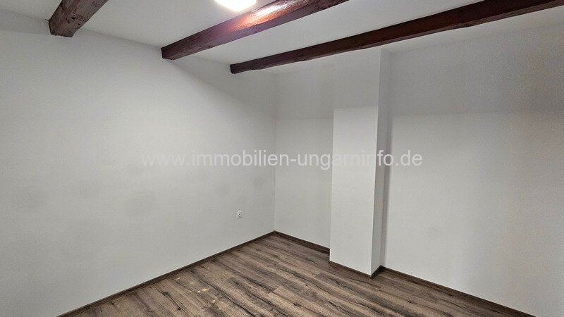 Sofort bezugsfertig, renoviertes Einfamilienhaus 18 km vom Plattensee entfernt