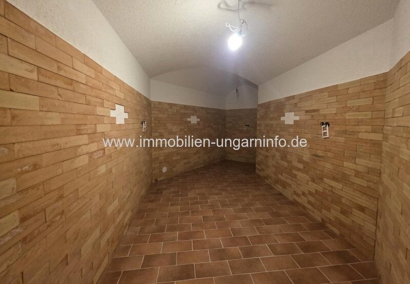 Neubau-Einfamilienhaus in der Region Nord-Balaton mit Panoramablick auf den Balaton