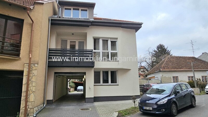 Modernes Einfamilienhaus mit 3 separaten Wohnungen im Herzen von Nagykanizsa zu verkaufen