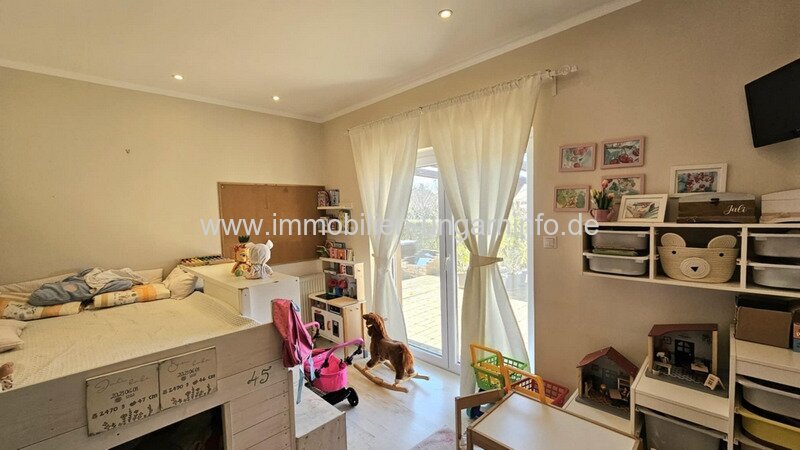 Modernes Niedrigenergie-Familienhaus in Balatonkeresztúr zu verkaufen