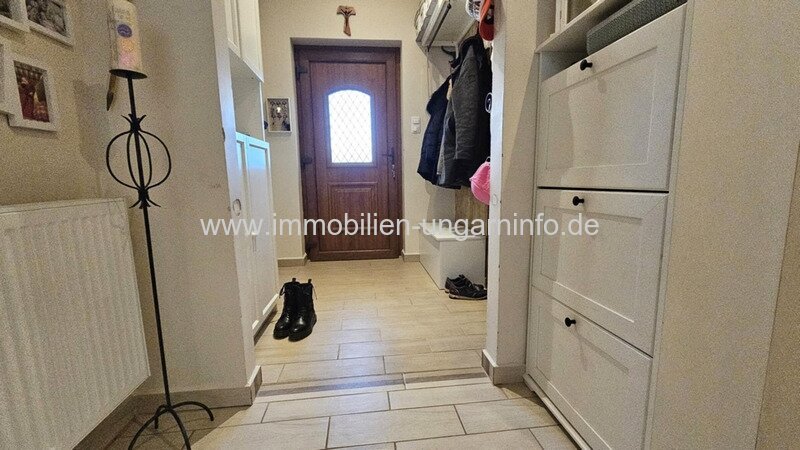 Modernes Niedrigenergie-Familienhaus in Balatonkeresztúr zu verkaufen