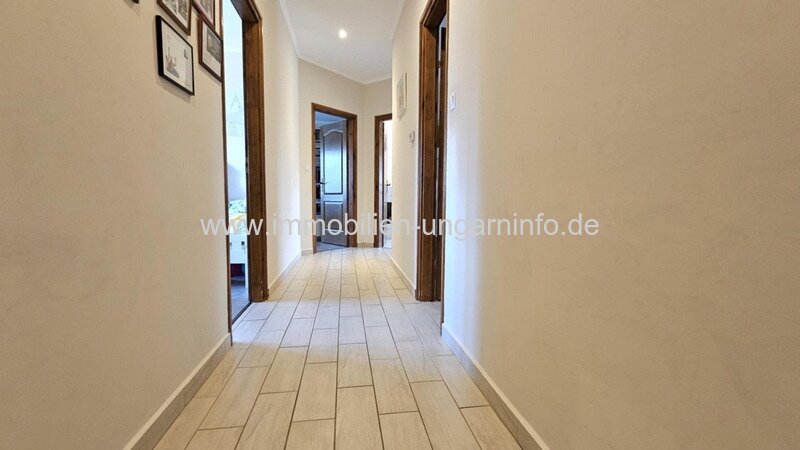 Modernes Niedrigenergie-Familienhaus in Balatonkeresztúr zu verkaufen