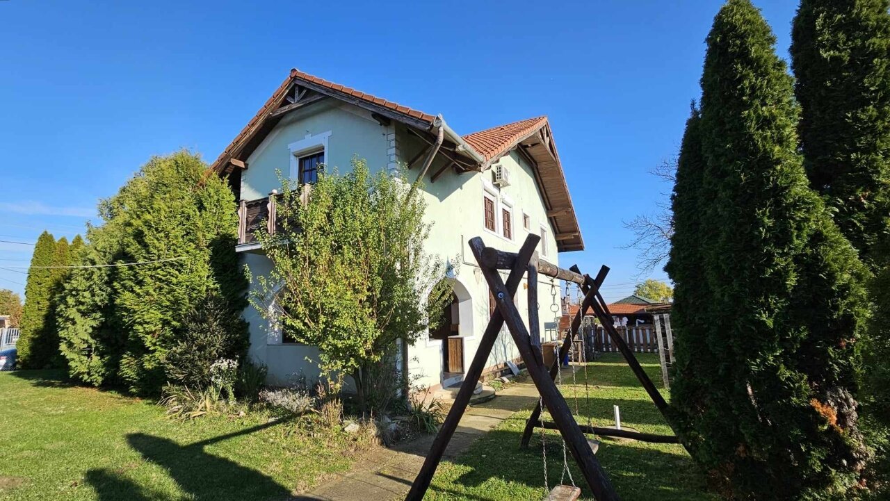 Einfamilienhaus und Geschäftsräume in einem zu verkaufen