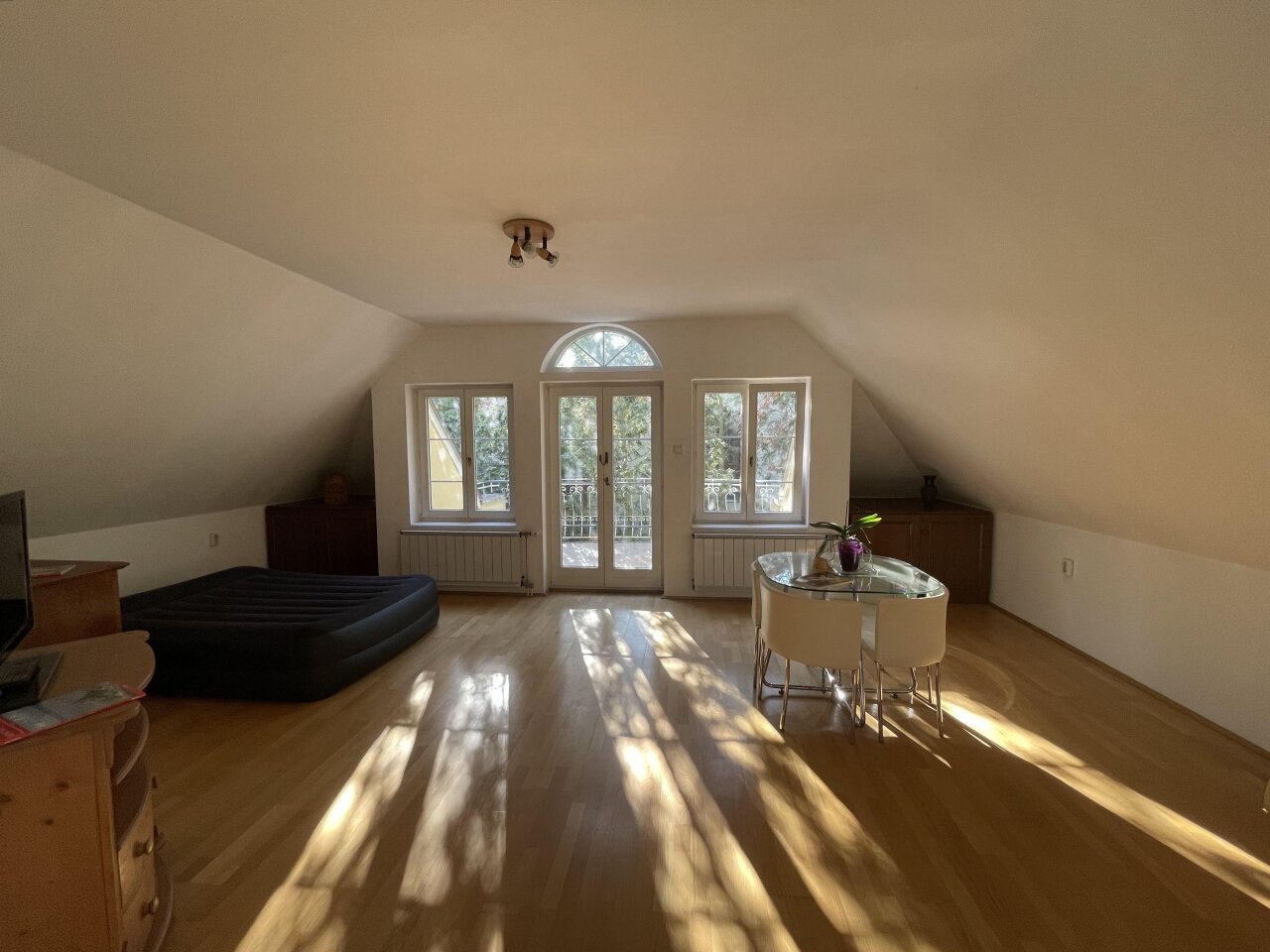 3-stöckiges Haus mit Pool im Donauknie zu verkaufen