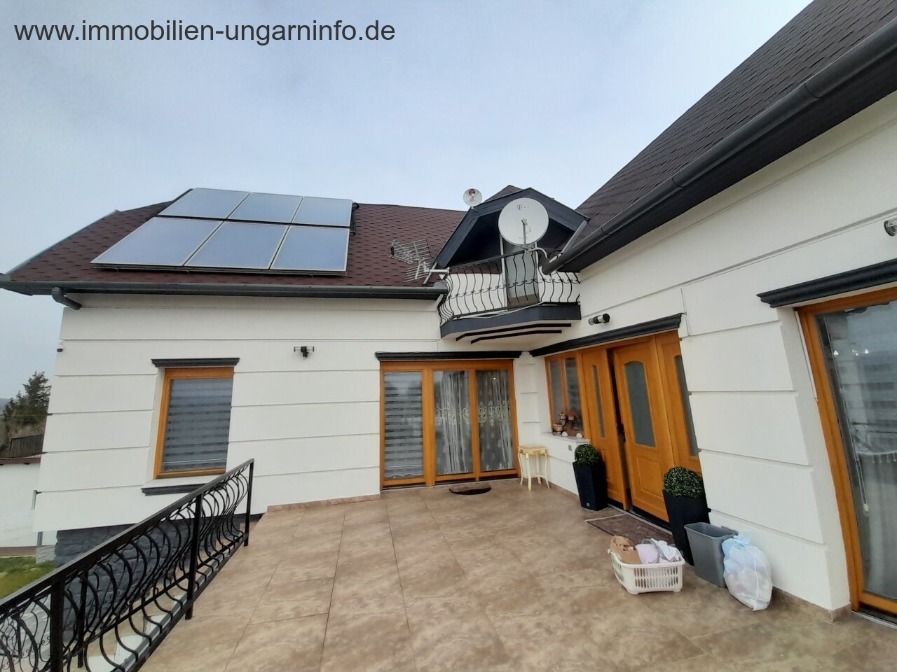 In the vicinity of Hévíz 3-storey modern family house in a quiet area, with a separate entrance apartment for sale