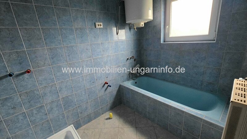 Zweistöckiges Mehrfamilienhaus in Mesztegnyő zu verkaufen