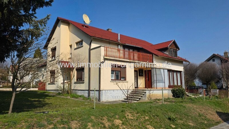 Familienhaus mit 9 Zimmern im Zentrum von Zalakaros zu verkaufen