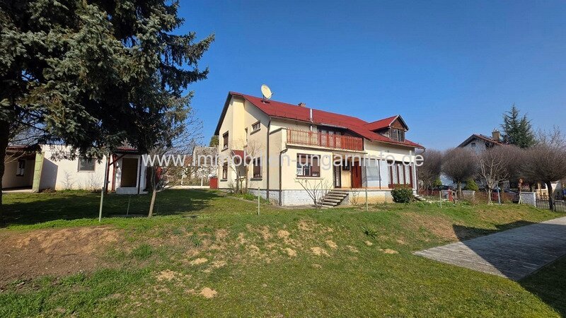 Familienhaus mit 9 Zimmern im Zentrum von Zalakaros zu verkaufen