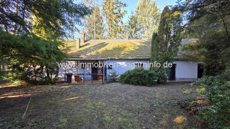 Bürgerliches Anwesen in Nagyszakácsi (Komitat Somogy) mit 0,7 Hektar altem Baumbestand