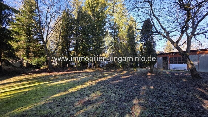 Bürgerliches Anwesen in Nagyszakácsi (Komitat Somogy) mit 0,7 Hektar altem Baumbestand