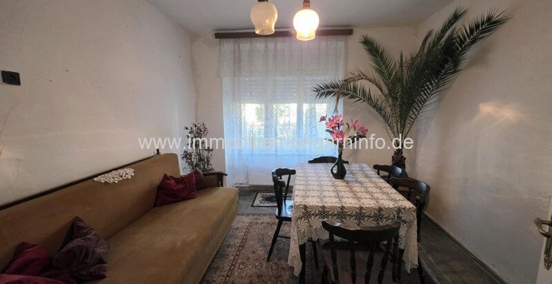 Bürgerliches Anwesen in Nagyszakácsi (Komitat Somogy) mit 0,7 Hektar altem Baumbestand