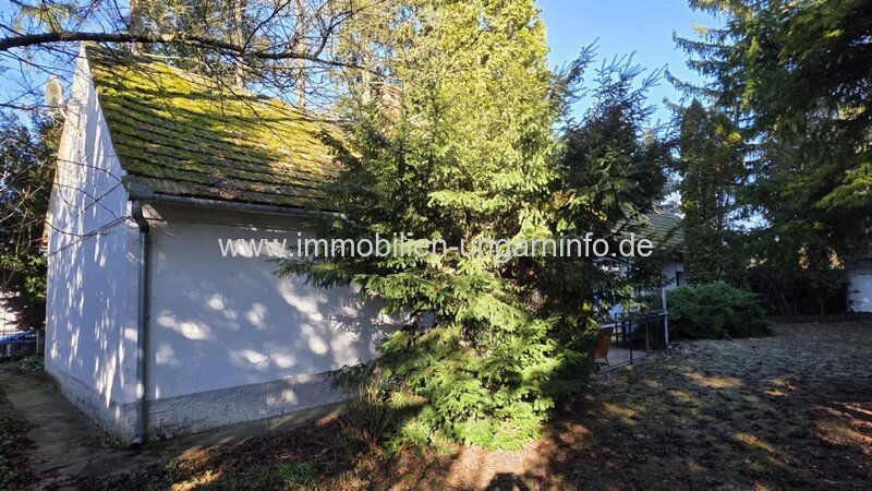 Bürgerliches Anwesen in Nagyszakácsi (Komitat Somogy) mit 0,7 Hektar altem Baumbestand