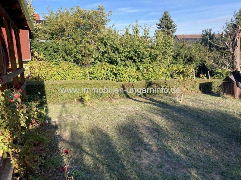 Alpines Wochenendhaus mit Grundstück mit Blick auf den Velence-See