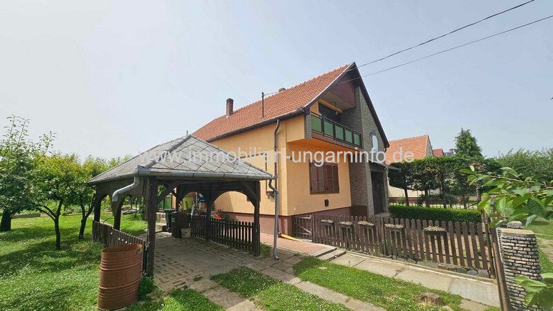 Einfamilienhaus mit Appartement zu verkaufen 12 km vom Plattensee in Marcali