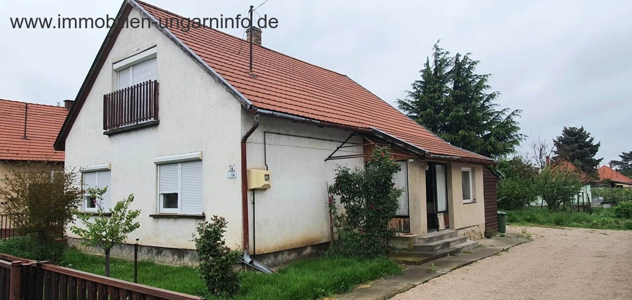Detached house for sale in a small town south of Lake Balaton