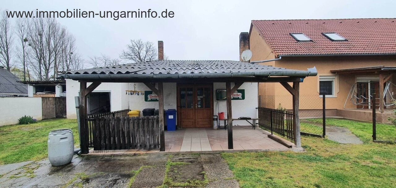 Two-generation family house near Lake Balaton