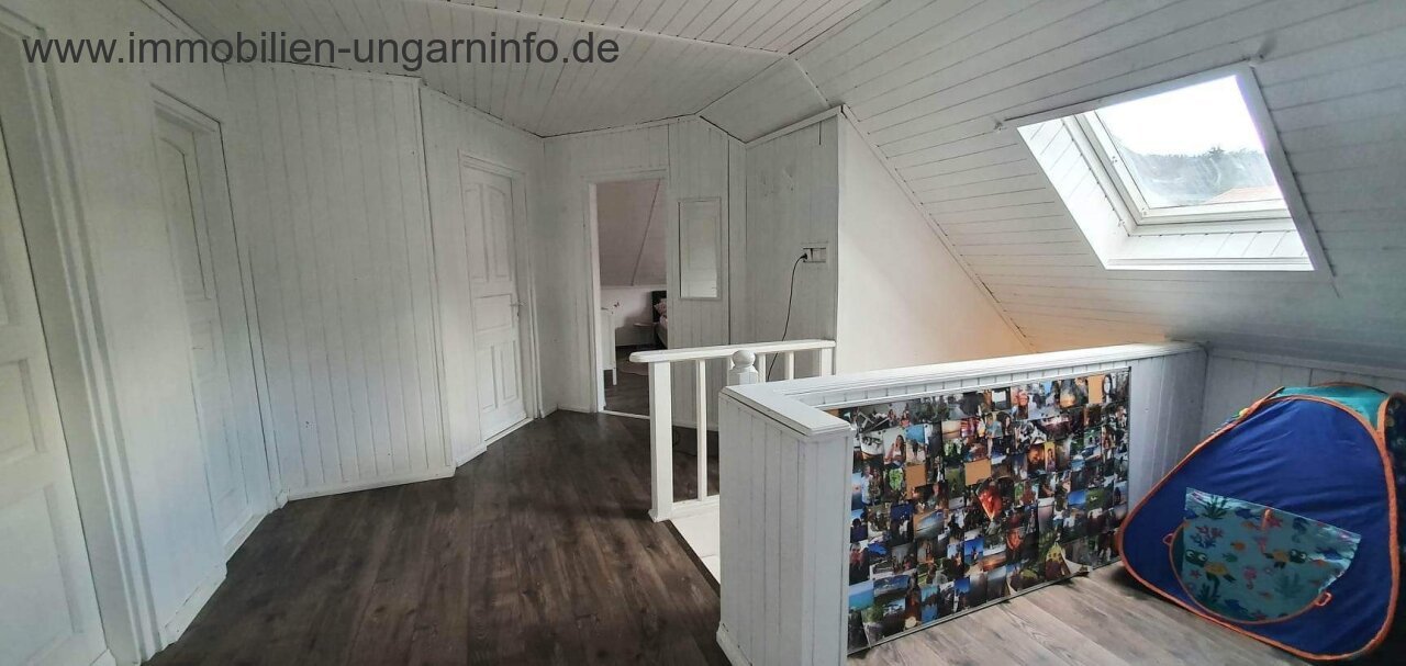 In Vonyarcvashegy, on the northern shore of Lake Balaton, 2-storey detached house for sale