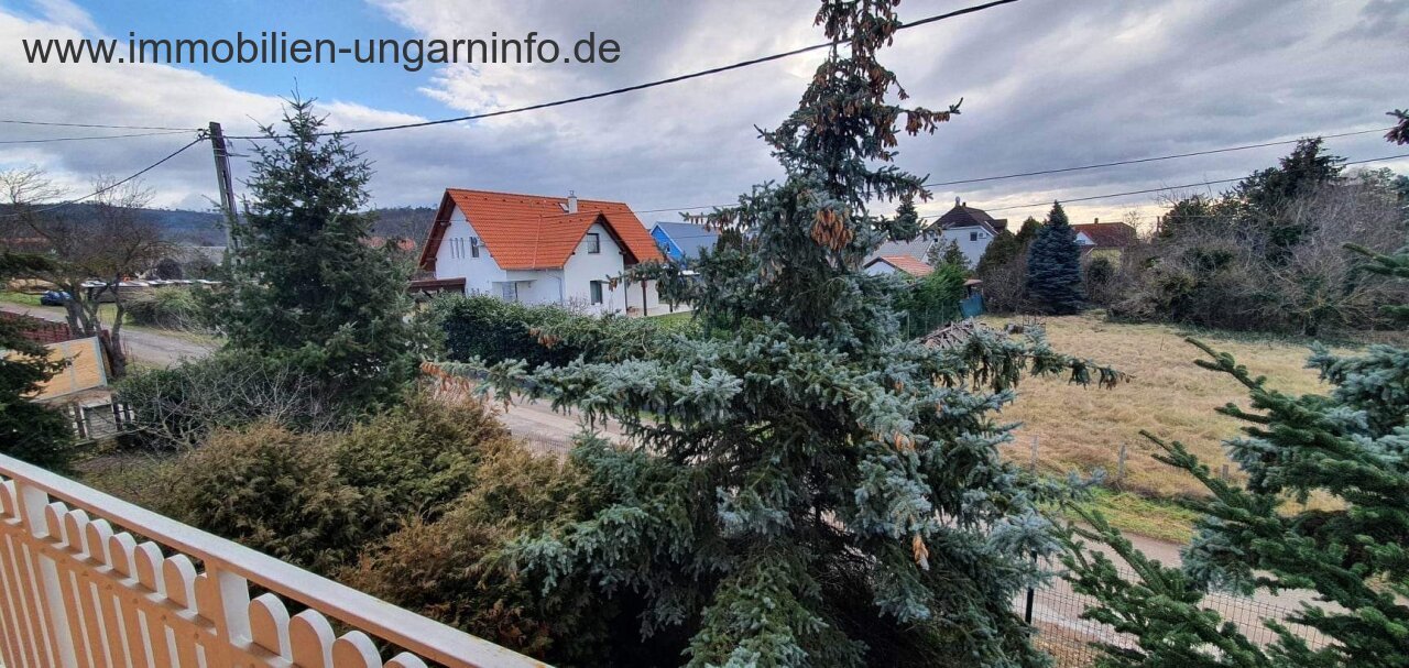 In Vonyarcvashegy, on the northern shore of Lake Balaton, 2-storey detached house for sale