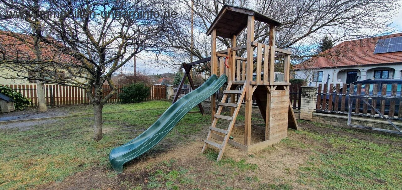 In Vonyarcvashegy, on the northern shore of Lake Balaton, 2-storey detached house for sale