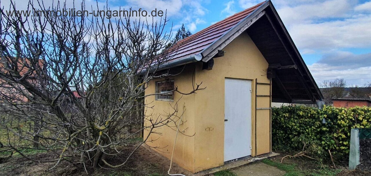 In Vonyarcvashegy, on the northern shore of Lake Balaton, 2-storey detached house for sale