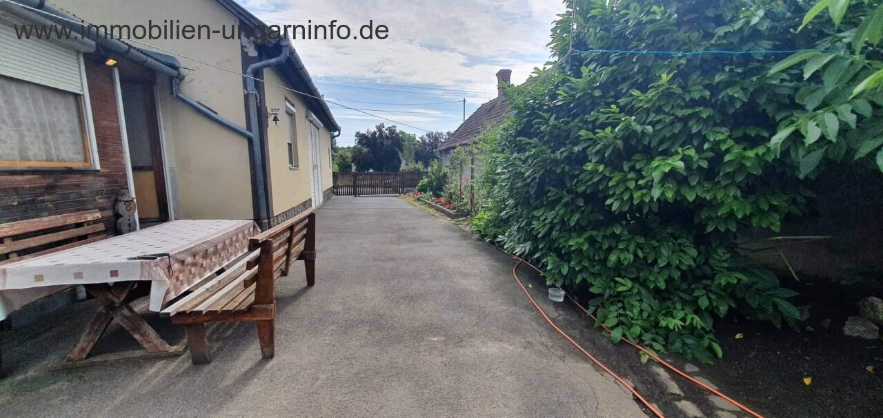 Detached house for sale south of Lake Balaton