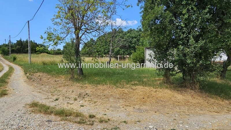 In Marcali Weinberg (12 km vom Plattensee) geschlossene Garten zu verkaufen