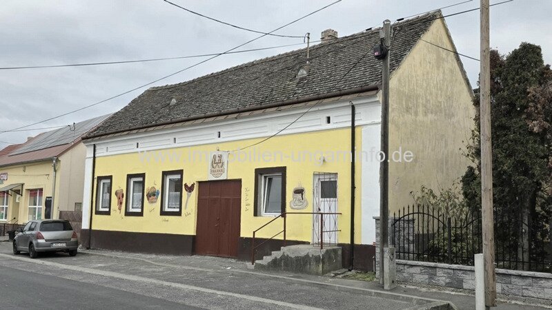 Gastronomie- und Wohngebäude zu verkaufen