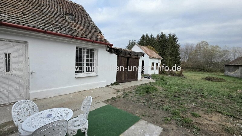 Gastronomie- und Wohngebäude zu verkaufen