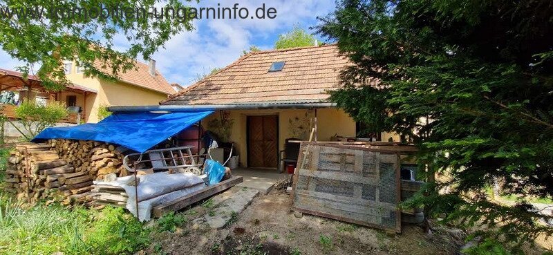 In Kaposvár in der Nähe des Deseda-Sees, bewohnbares Wochenendhaus zu verkaufen
