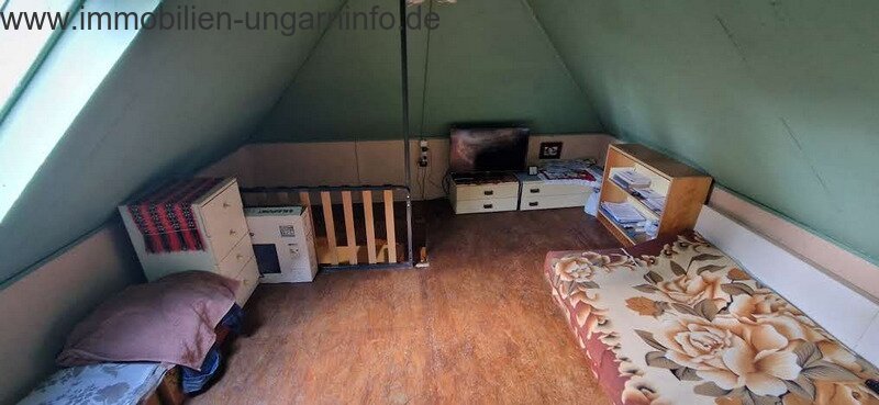 In Kaposvár in der Nähe des Deseda-Sees, bewohnbares Wochenendhaus zu verkaufen