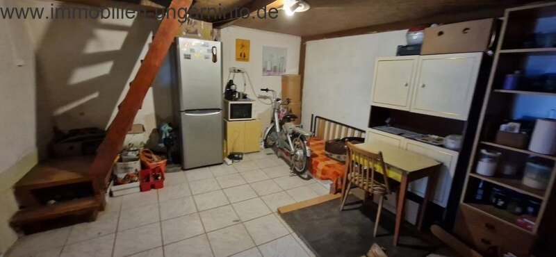 In Kaposvár in der Nähe des Deseda-Sees, bewohnbares Wochenendhaus zu verkaufen